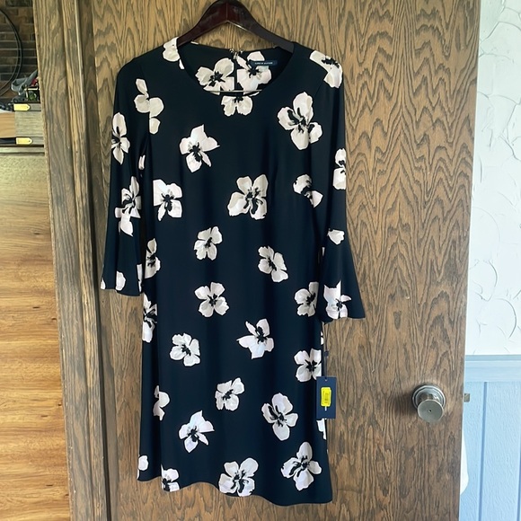 TOMMY HILFIGER
Petite Floral-Print Bell-Sleeve Mini Dress - Picture 2 of 8